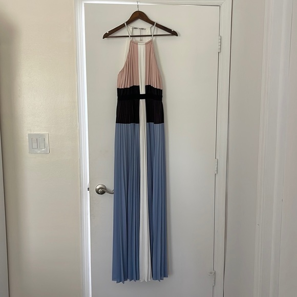 BCBG NWT DRESS! Perfect for prom, wedding, birthdays.. - Picture 3 of 7